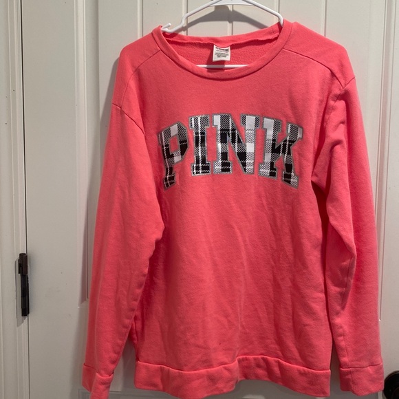 V.S. Pink long sleeve top - Picture 1 of 4